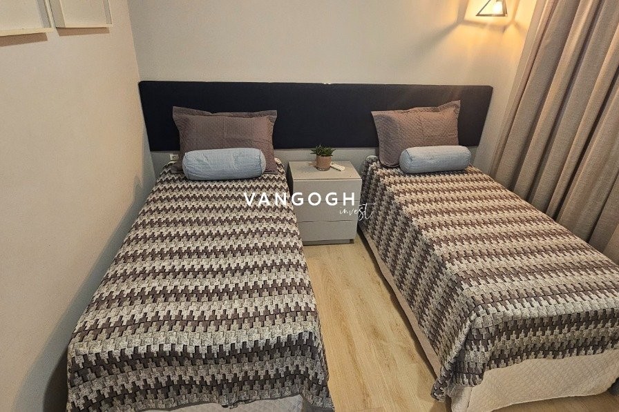 Apartamento 4 dormitórios Ed. Salinas - Quadra Mar, Meia Praia - ITAPEMA