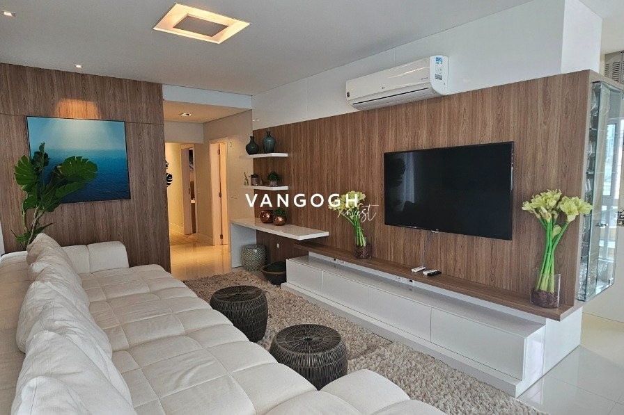 Apartamento 4 dormitórios Ed. Salinas - Quadra Mar, Meia Praia - ITAPEMA