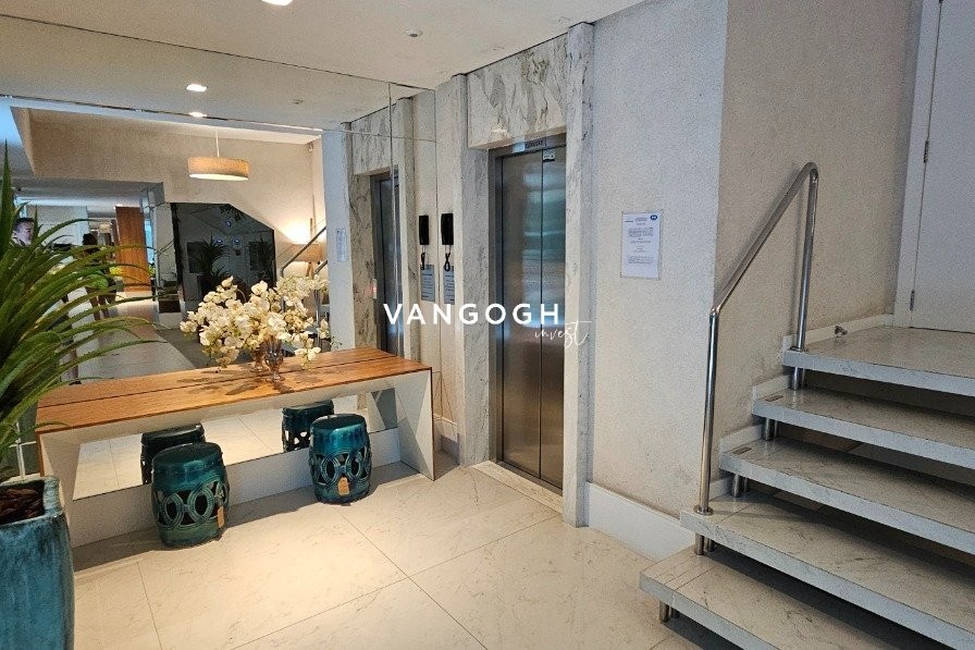 Apartamento 4 dormitórios Ed. Salinas - Quadra Mar, Meia Praia - ITAPEMA