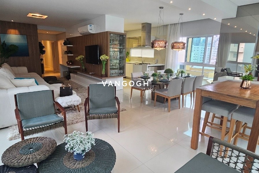 Apartamento 4 dormitórios Ed. Salinas - Quadra Mar, Meia Praia - ITAPEMA