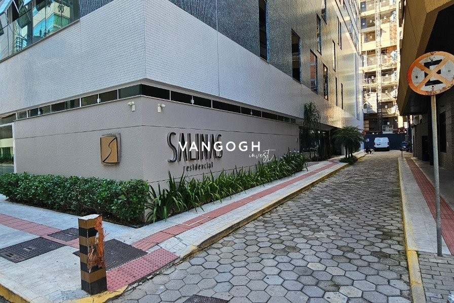 Apartamento 4 dormitórios Ed. Salinas - Quadra Mar, Meia Praia - ITAPEMA