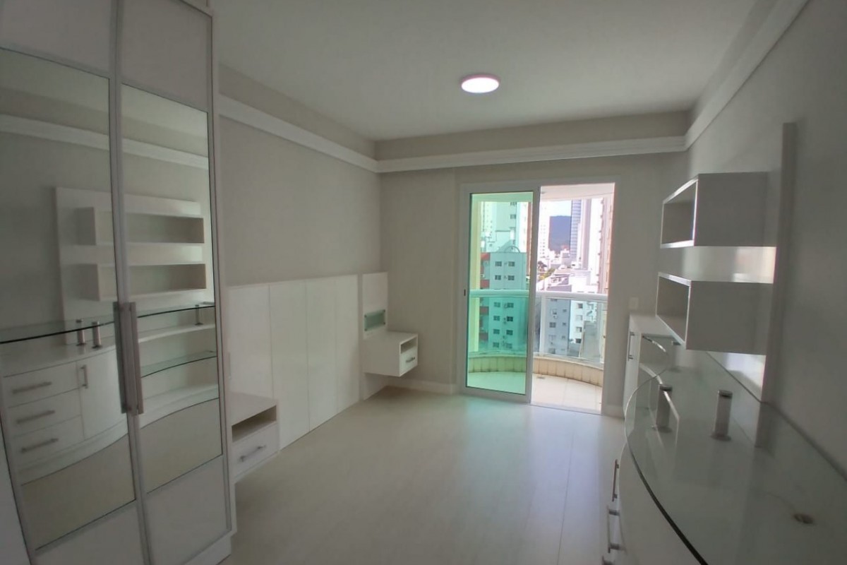 Apartamento 3 dormitórios La Madeson, Quadra Mar - Balneário Camboriú