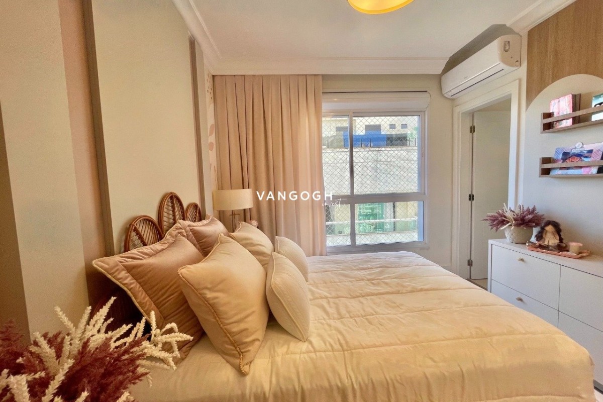 Apartamento 4 dormitórios Marie Antoinette, Meia Praia - ITAPEMA