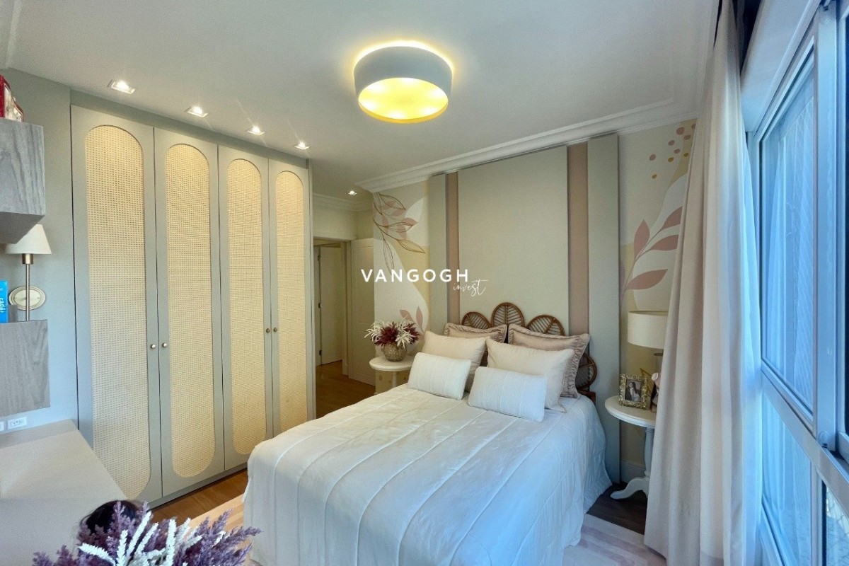 Apartamento 4 dormitórios Marie Antoinette, Meia Praia - ITAPEMA