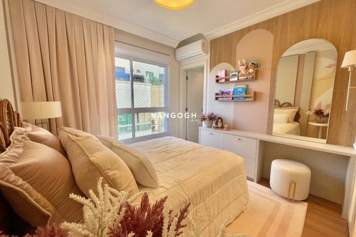 Apartamento 4 dormitórios Marie Antoinette, Meia Praia - ITAPEMA
