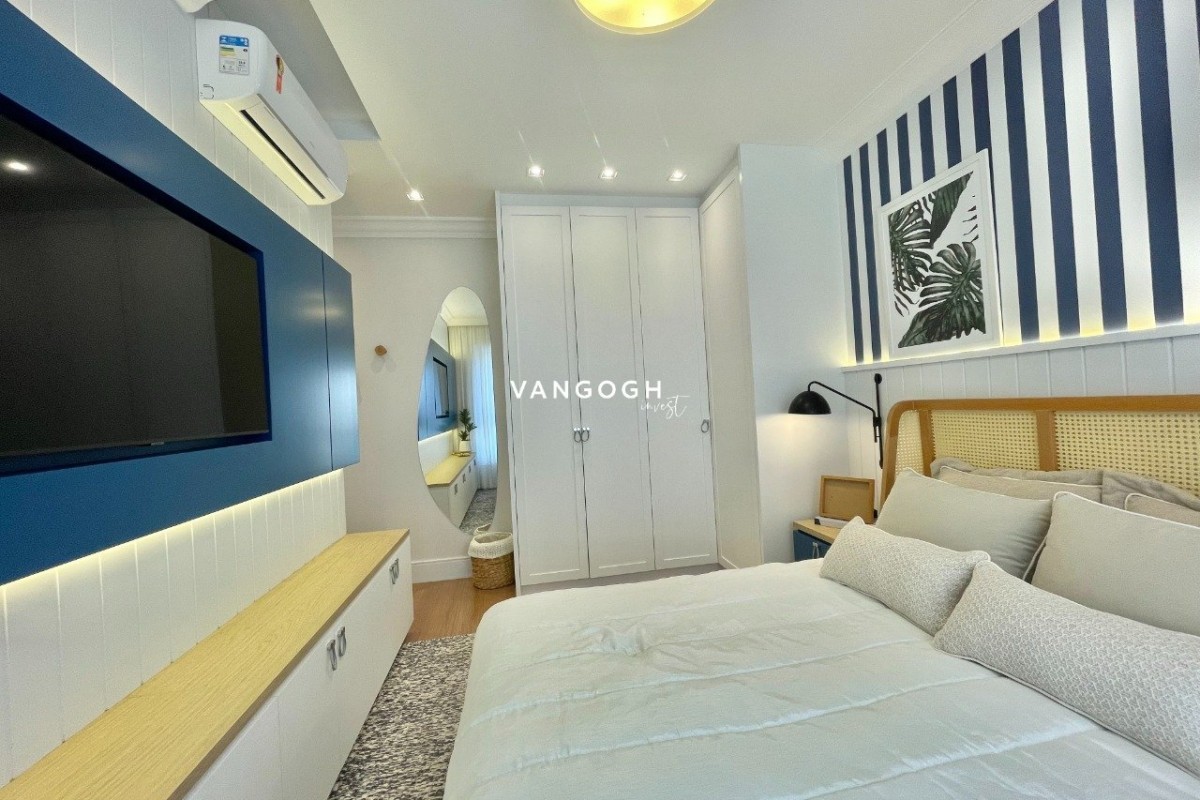Apartamento 4 dormitórios Marie Antoinette, Meia Praia - ITAPEMA