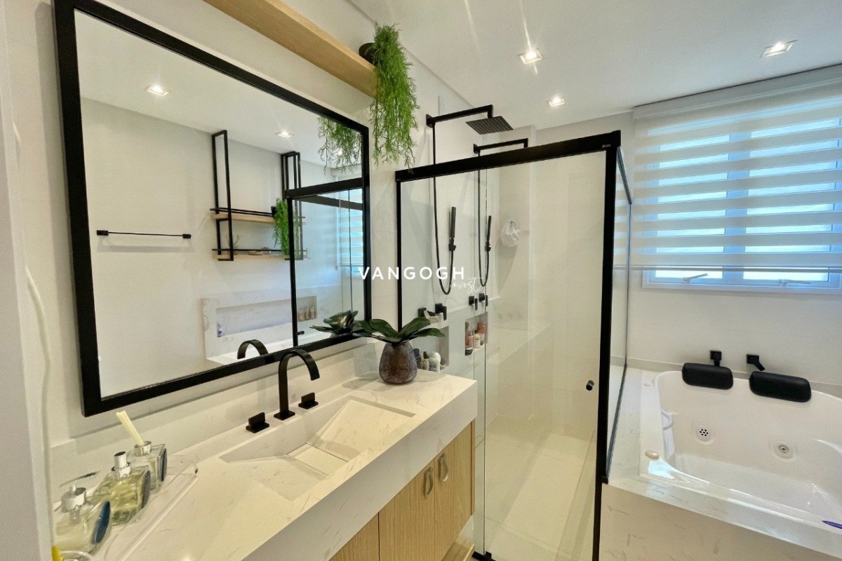 Apartamento 4 dormitórios Marie Antoinette, Meia Praia - ITAPEMA