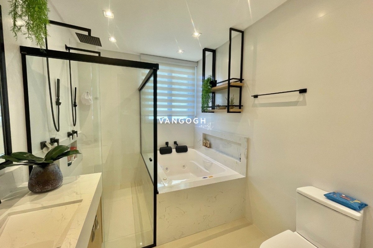 Apartamento 4 dormitórios Marie Antoinette, Meia Praia - ITAPEMA
