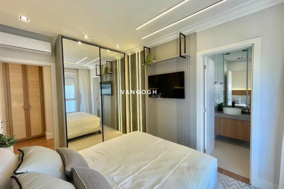 Apartamento 4 dormitórios Marie Antoinette, Meia Praia - ITAPEMA