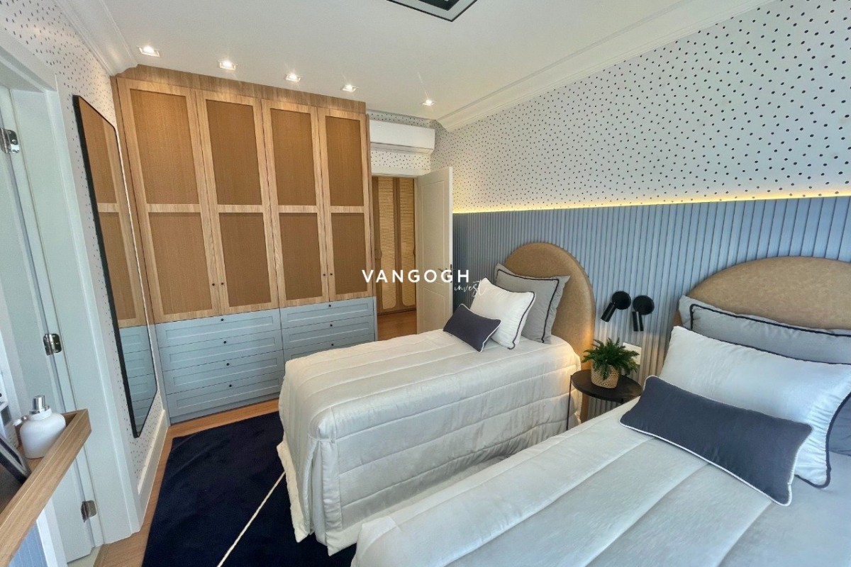Apartamento 4 dormitórios Marie Antoinette, Meia Praia - ITAPEMA