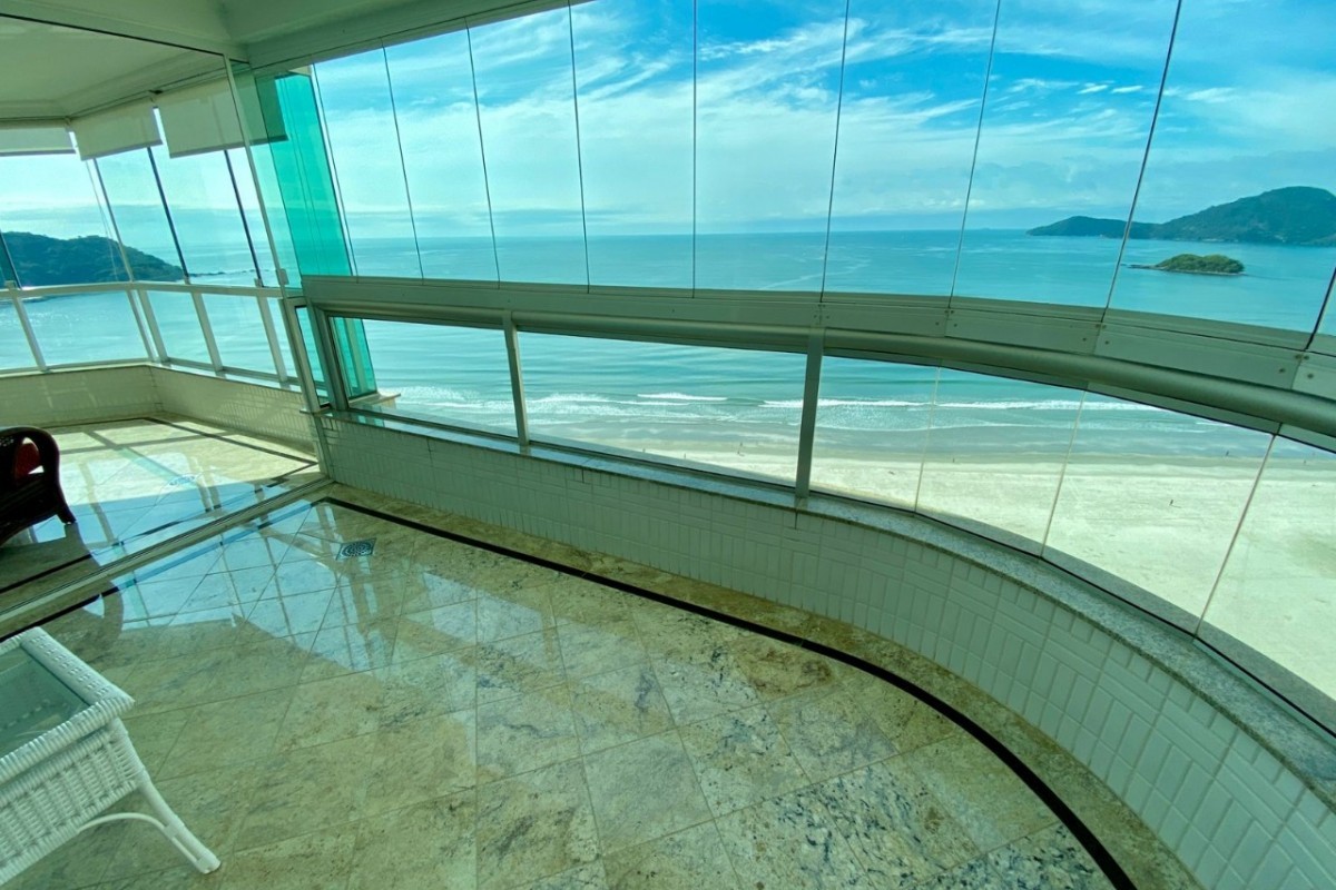 Apartamento 3 dormitórios Royal Palace, Frente Mar - Balneário Camboriú