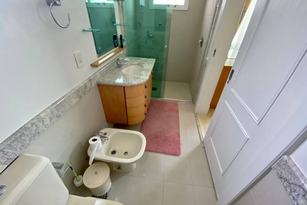 Apartamento 3 dormitórios Royal Palace, Frente Mar - Balneário Camboriú