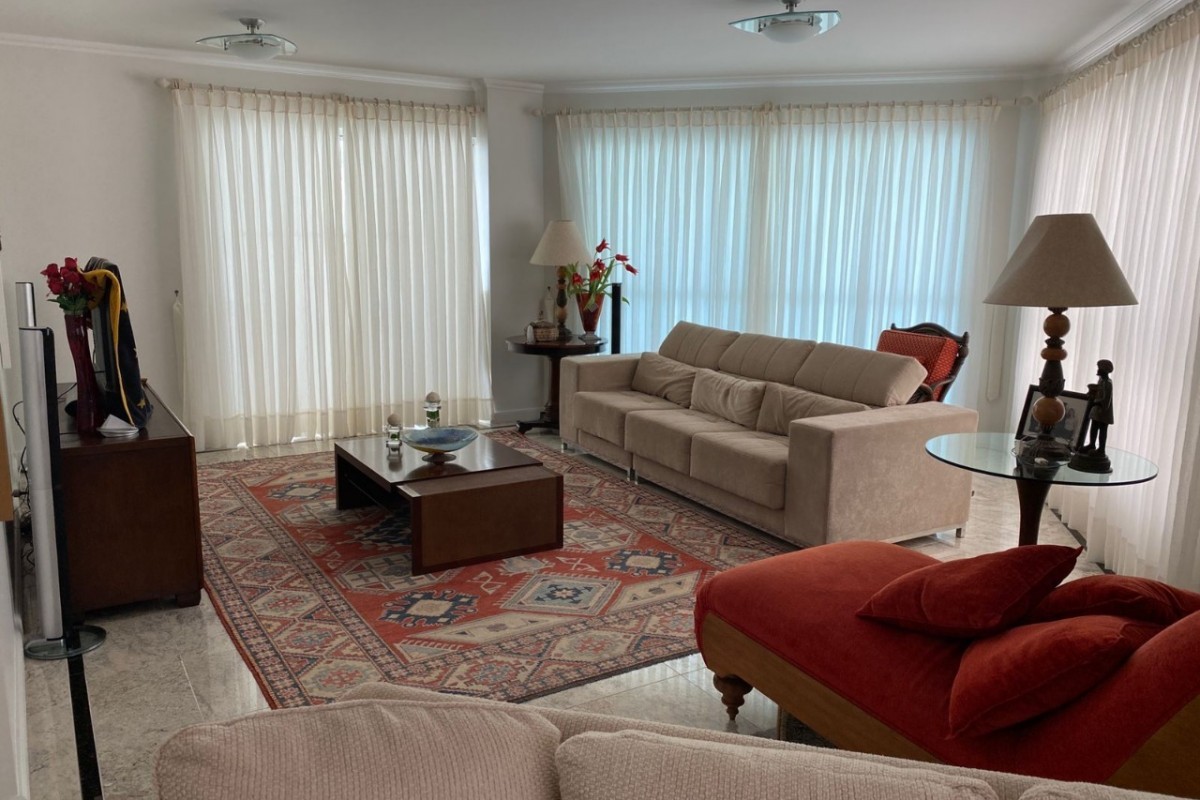 Apartamento 3 dormitórios Royal Palace, Frente Mar - Balneário Camboriú