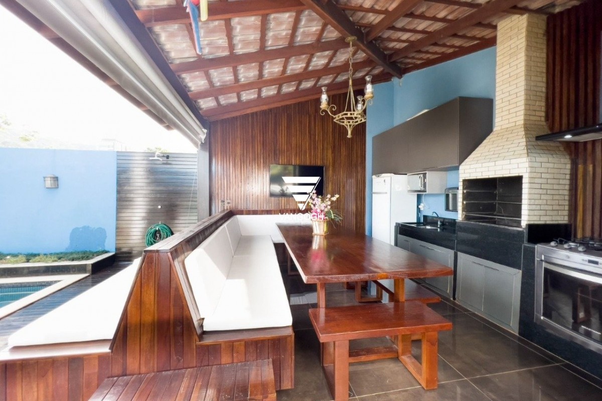 Casa 5 dormitórios , Praia dos Amores - Balneário Camboriú