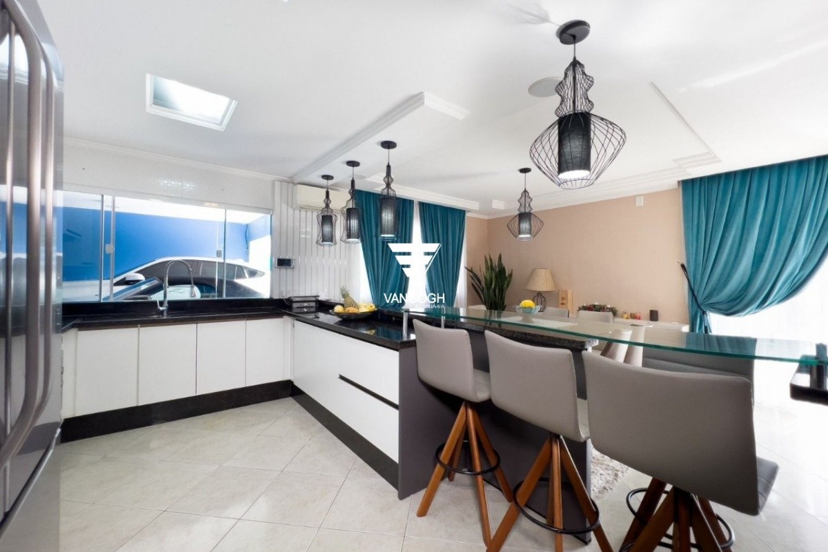 Casa 5 dormitórios , Praia dos Amores - Balneário Camboriú