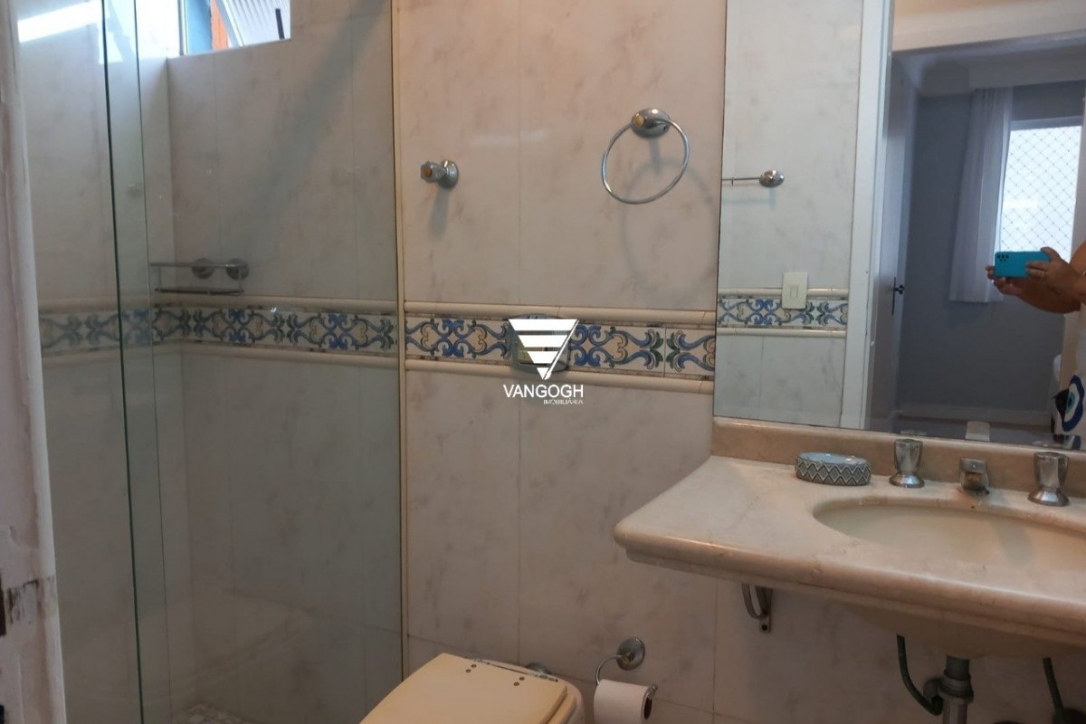 Apartamento 3 dormitórios Rainha Vitória, Quadra Mar - Balneário Camboriú