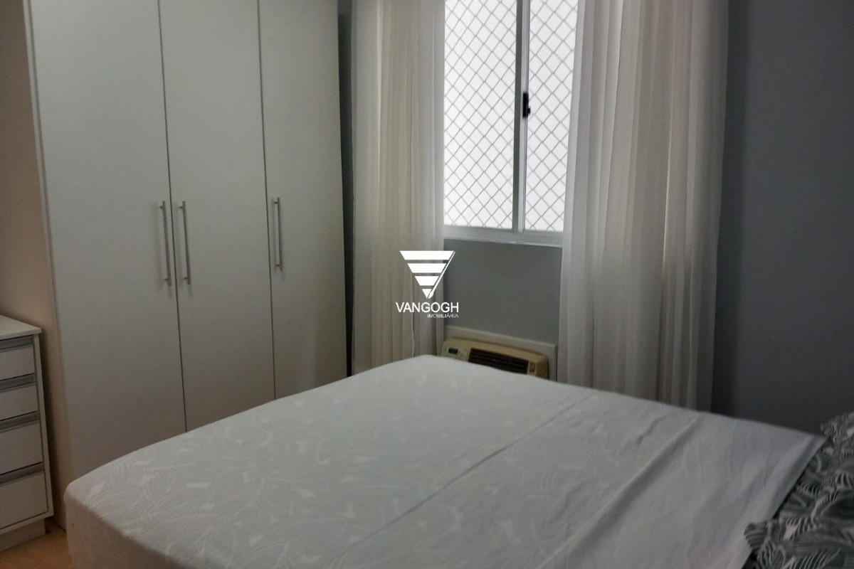 Apartamento 3 dormitórios Rainha Vitória, Quadra Mar - Balneário Camboriú