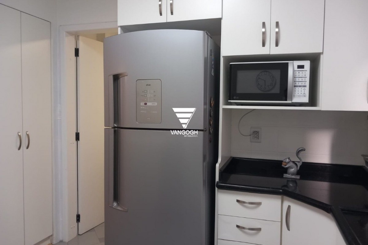 Apartamento 3 dormitórios Rainha Vitória, Quadra Mar - Balneário Camboriú