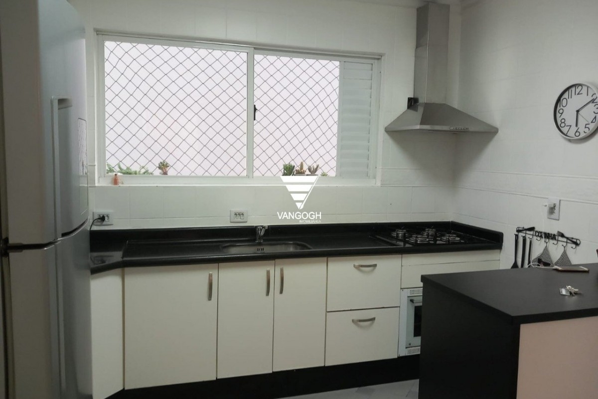 Apartamento 3 dormitórios Rainha Vitória, Quadra Mar - Balneário Camboriú