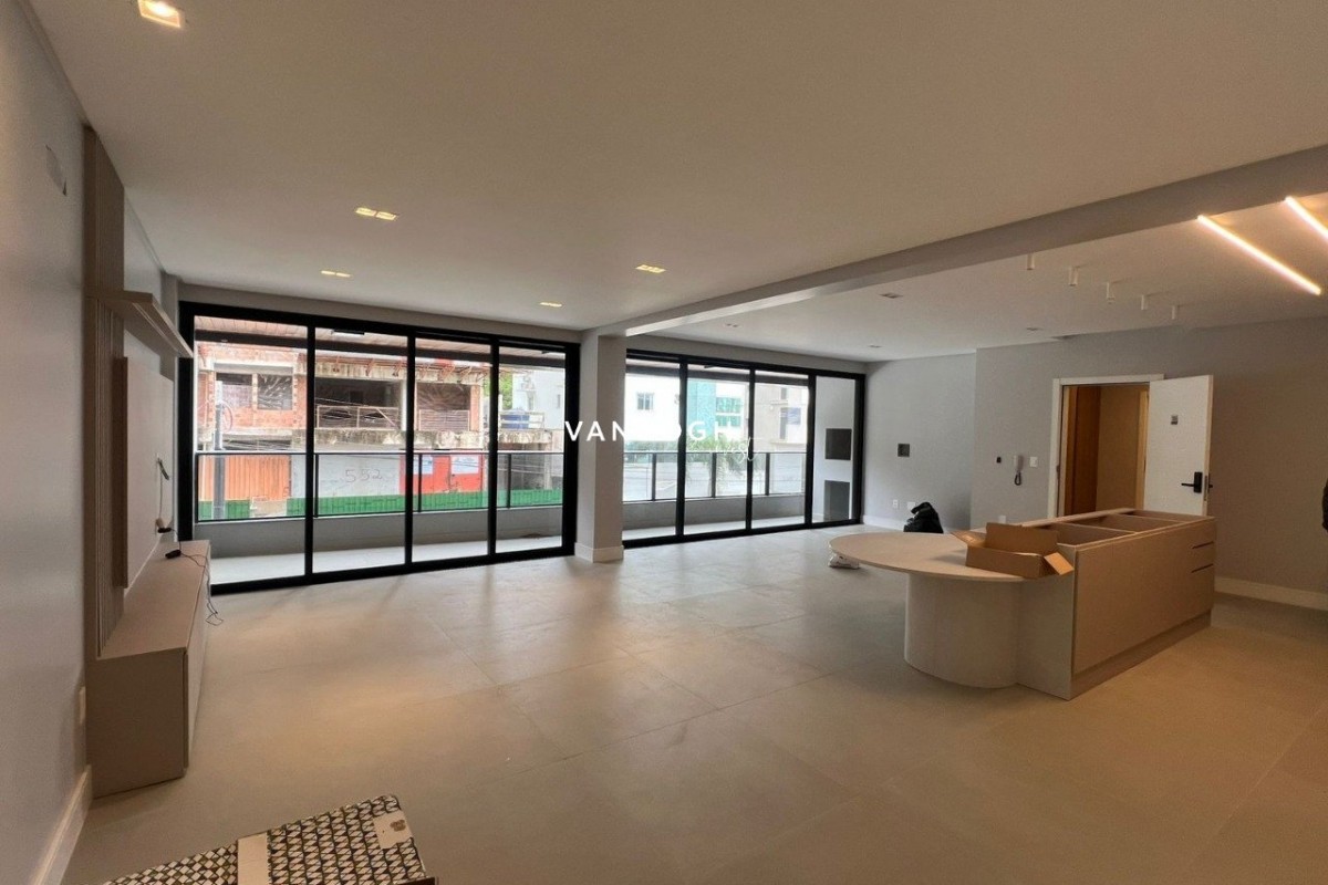 Apartamento 3 dormitórios Dusseldorf