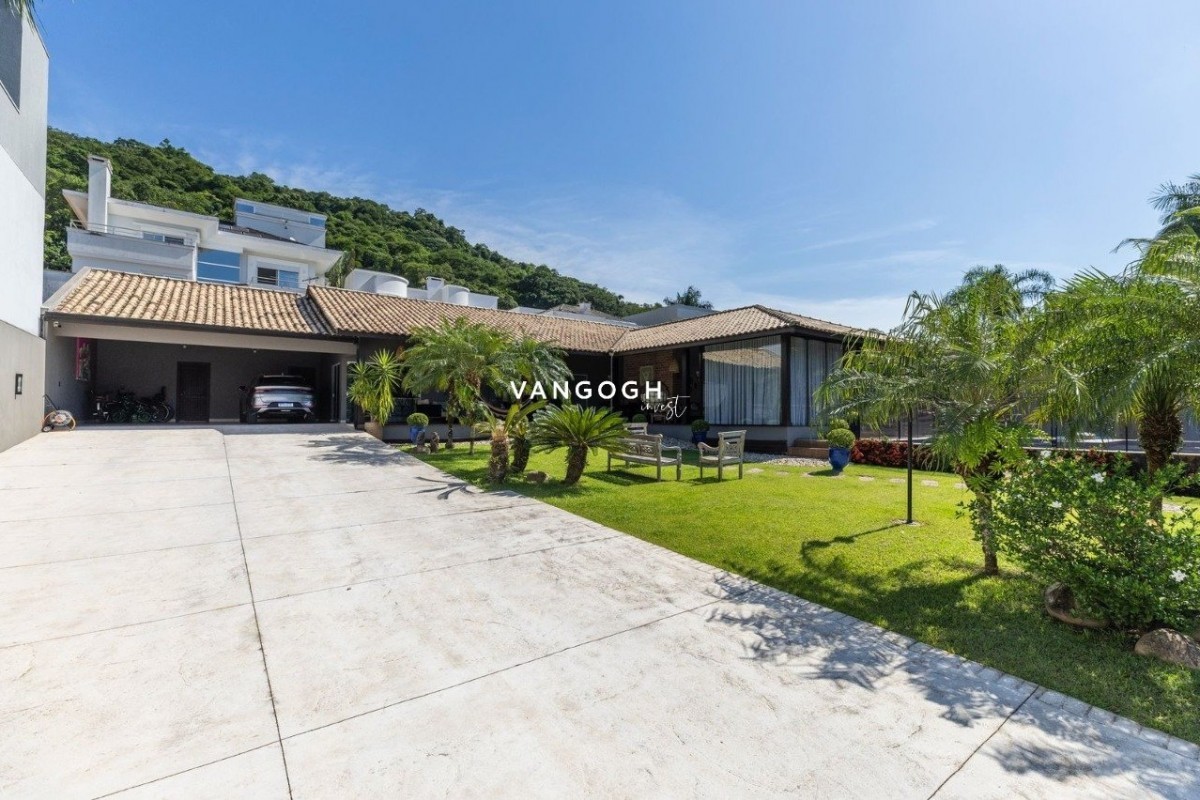 Casa 4 dormitórios , Barra - Balneário Camboriú
