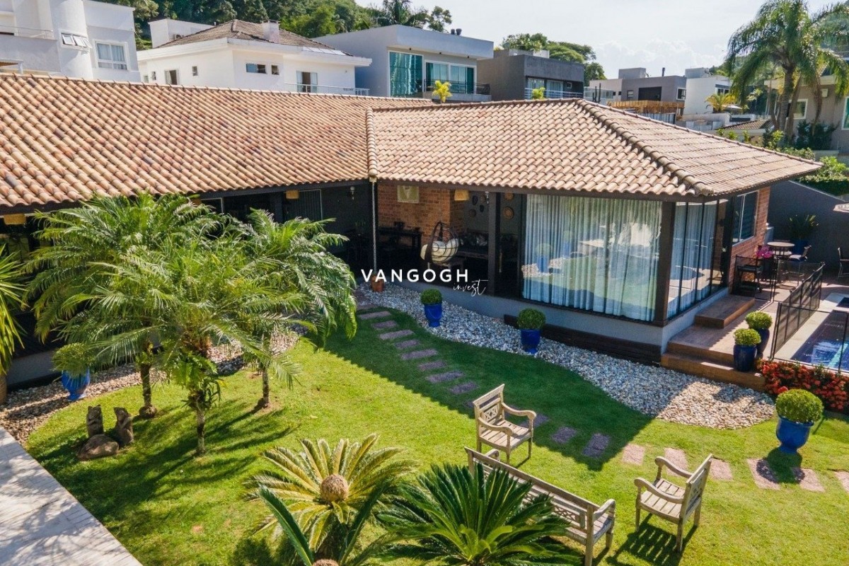 Casa 4 dormitórios , Barra - Balneário Camboriú