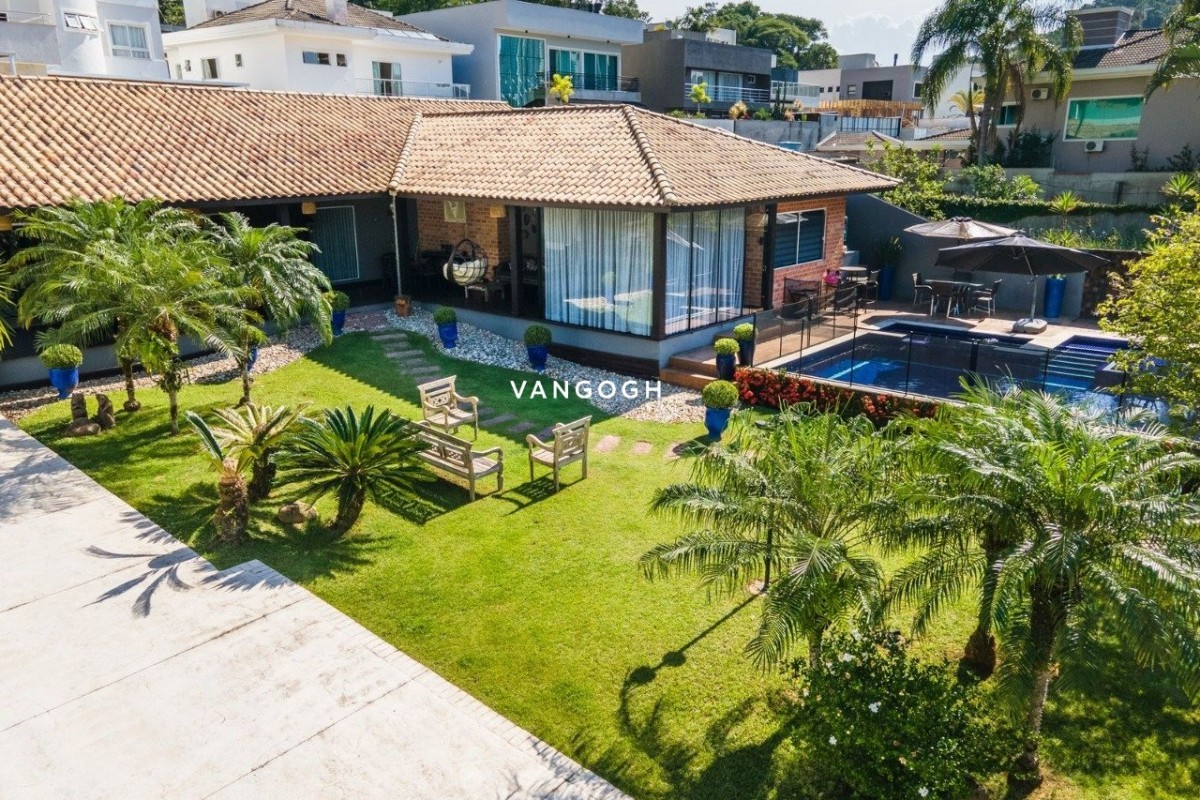 Casa 4 dormitórios , Barra - Balneário Camboriú