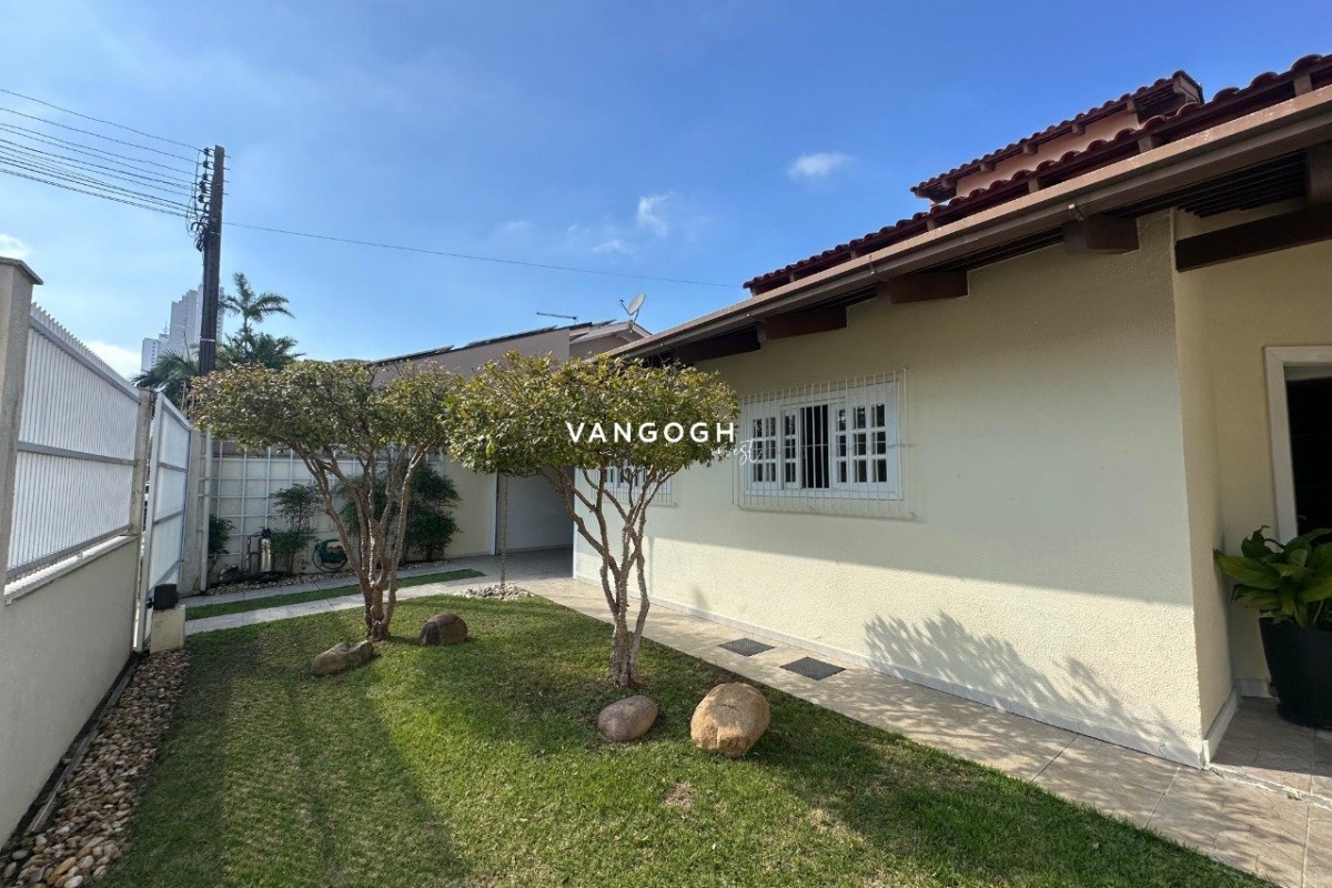 Casa 3 dormitórios , Centro - Balneário Camboriú