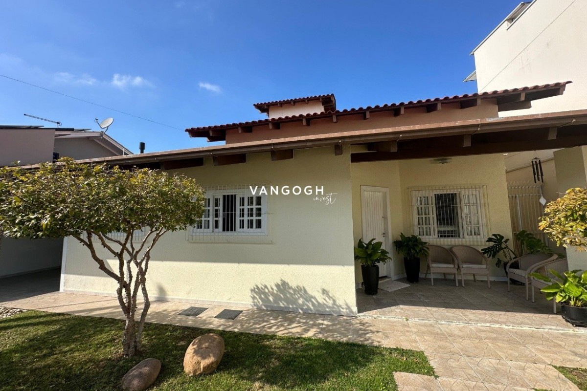 Casa 3 dormitórios , Centro - Balneário Camboriú