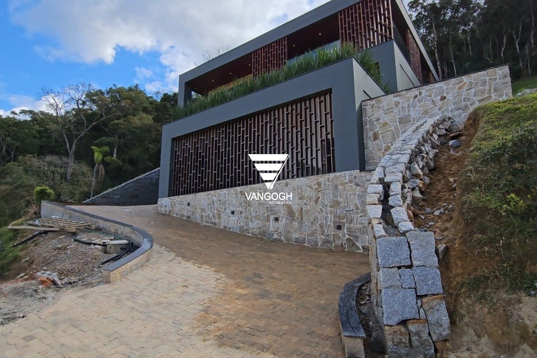 Casa em Condomínio 4 dormitórios Costa da Serra, Invernadinha - Rancho Queimado