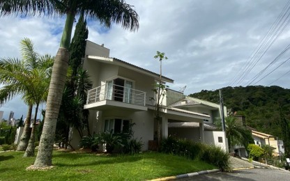 Casa em Condomínio 4 dormitórios Condomínio Ariribá, Ariribá - Balneário Camboriú