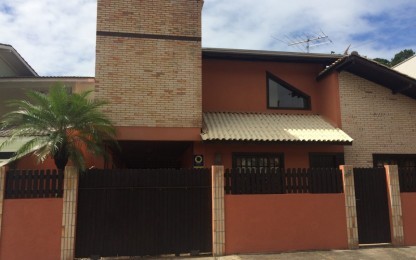 Casa 2 dormitórios , Ariribá - Balneário Camboriú