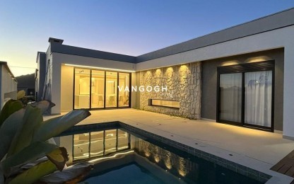 Casa em Condomínio 3 dormitórios Caledônia Private Village, Santa Regina - Camboriú