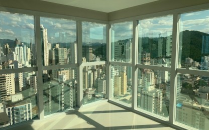 Apartamento 3 dormitórios Eleganza Tower, Quadra Mar - Balneário Camboriú