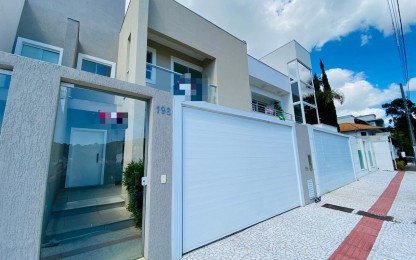 Casa 3 dormitórios , Praia dos Amores - Balneário Camboriú