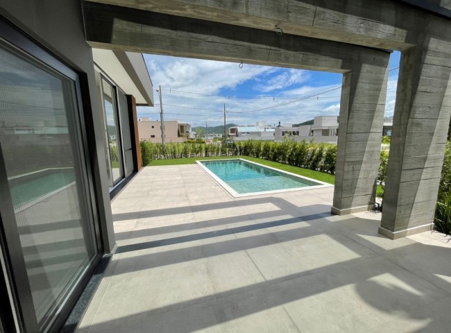 Casa em Condomínio 3 dormitórios Caledônia Private Village, Santa Regina - Camboriú