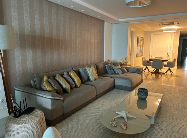 Apartamento 4 dormitórios Edifício Metrópolis, Frente Mar - Balneário Camboriú