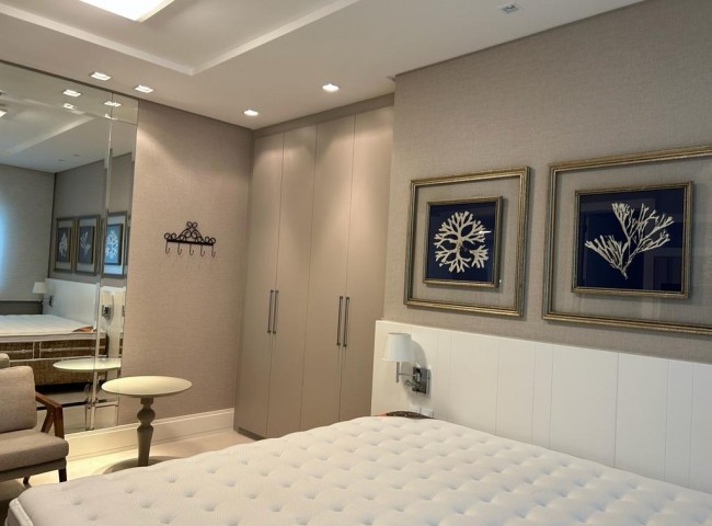 Apartamento 4 dormitórios Edifício Metrópolis, Frente Mar - Balneário Camboriú