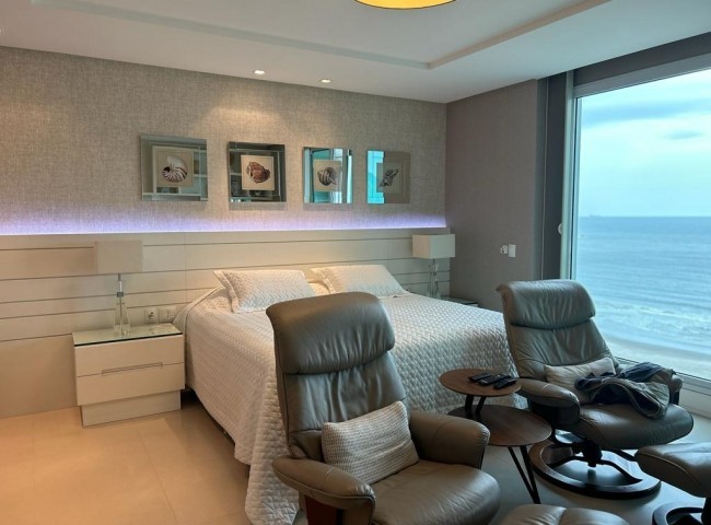 Apartamento 4 dormitórios Edifício Metrópolis, Frente Mar - Balneário Camboriú