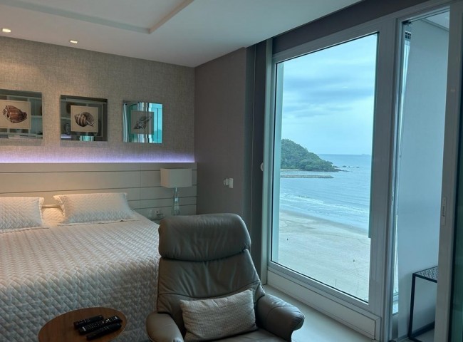 Apartamento 4 dormitórios Edifício Metrópolis, Frente Mar - Balneário Camboriú