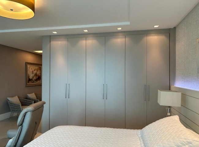 Apartamento 4 dormitórios Edifício Metrópolis, Frente Mar - Balneário Camboriú