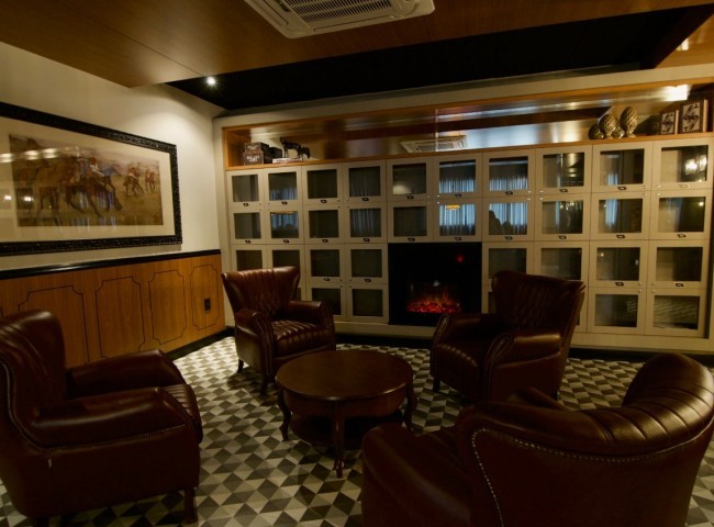 Apartamento 3 dormitórios Via Marina, Quadra Mar - Balneário Camboriú