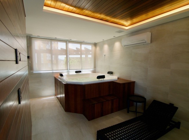 Apartamento 3 dormitórios Via Marina, Quadra Mar - Balneário Camboriú