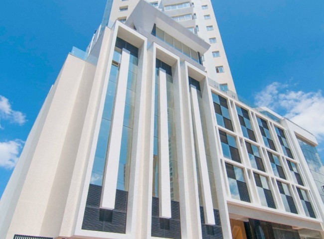 Apartamento 3 dormitórios Via Marina, Quadra Mar - Balneário Camboriú