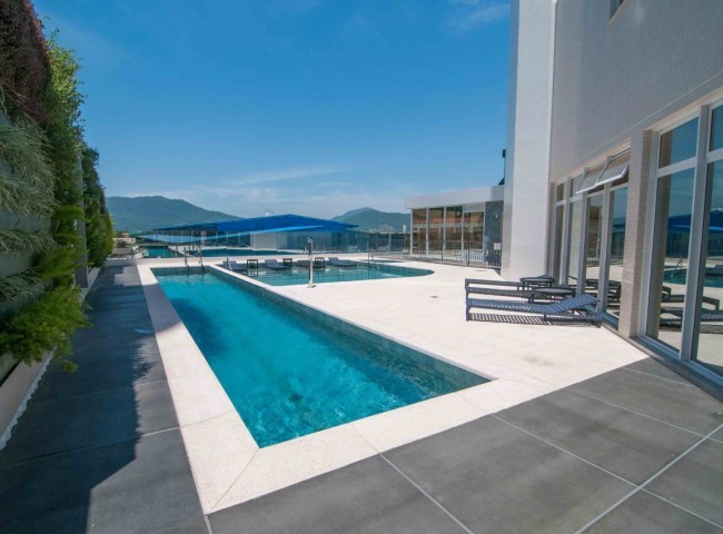 Apartamento 3 dormitórios Via Marina, Quadra Mar - Balneário Camboriú