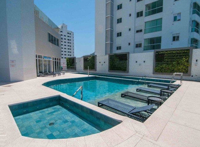 Apartamento 3 dormitórios Via Marina, Quadra Mar - Balneário Camboriú