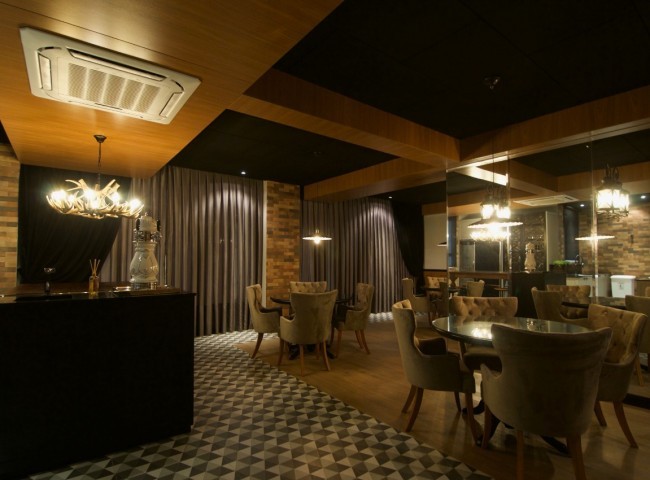 Apartamento 3 dormitórios Via Marina, Quadra Mar - Balneário Camboriú