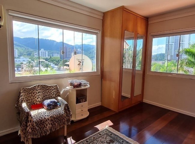 Casa 4 dormitórios , Praia dos Amores - Balneário Camboriú