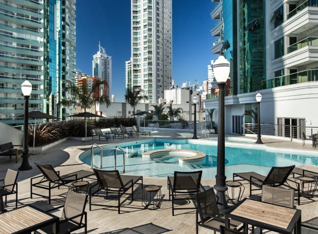 Apartamento 4 dormitórios Four Seasons Residence, Quadra Mar - Balneário Camboriú