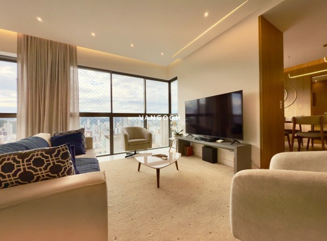 Apartamento 3 dormitórios Royal Tower, Centro - Balneário Camboriú